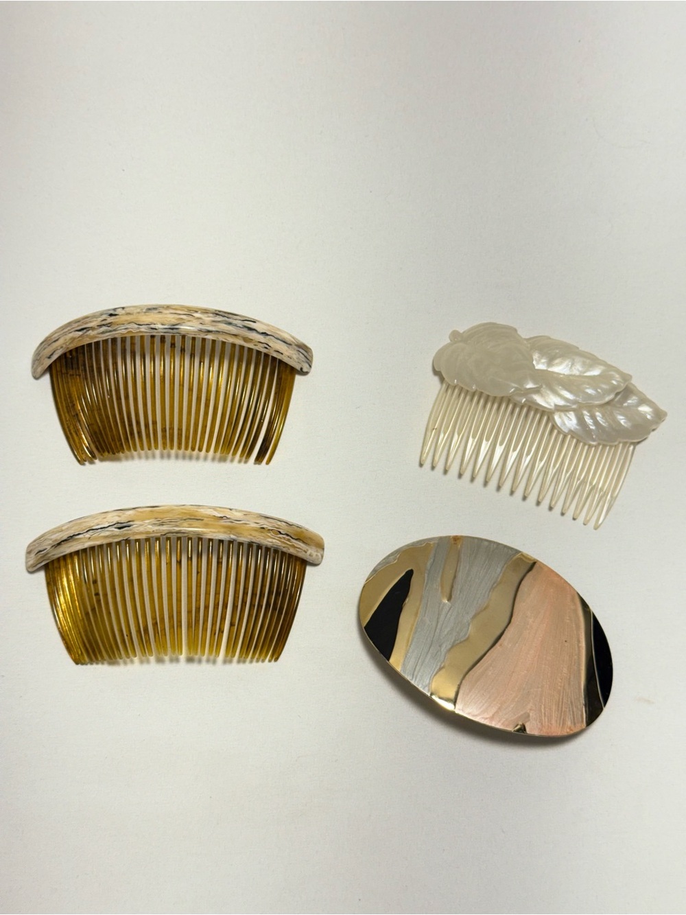 Assorted Women’s Hair Combs in Tortoiseshell, Pearl & Metallic Finishes